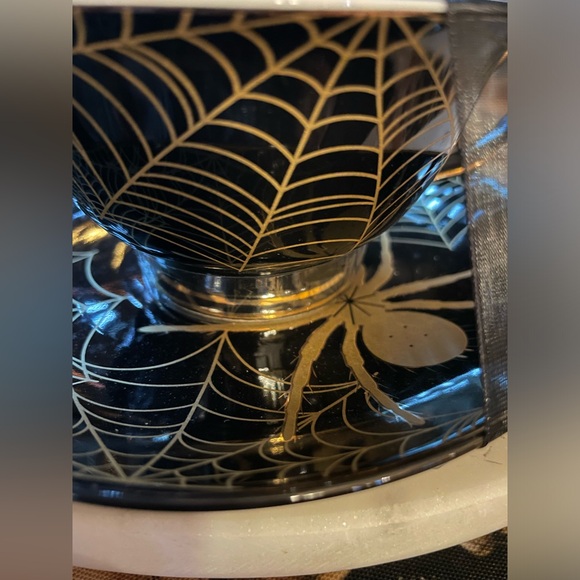 PARK CHATEAU NWOT Spider & Web Teacup And Saucer Set Black And White W/Gold Trim - Picture 3 of 10